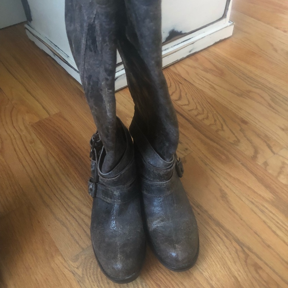 Woman’s boots - Picture 3 of 4